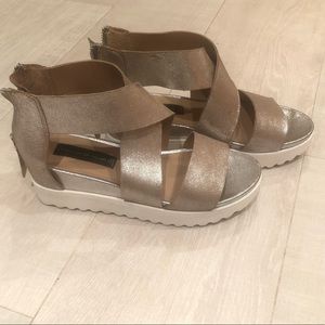 🌸 STEVEN by Steve Madden Platform Wedge Sandal